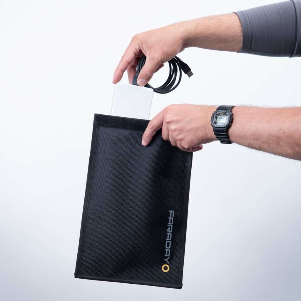 JACKET XL Forensic Faraday Anti Tracking Tablet Bag 7.5 inches x 10 inches  – Oz Robotics